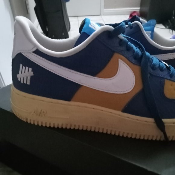 NIKE Undefeated low tops - Picture 2 of 2